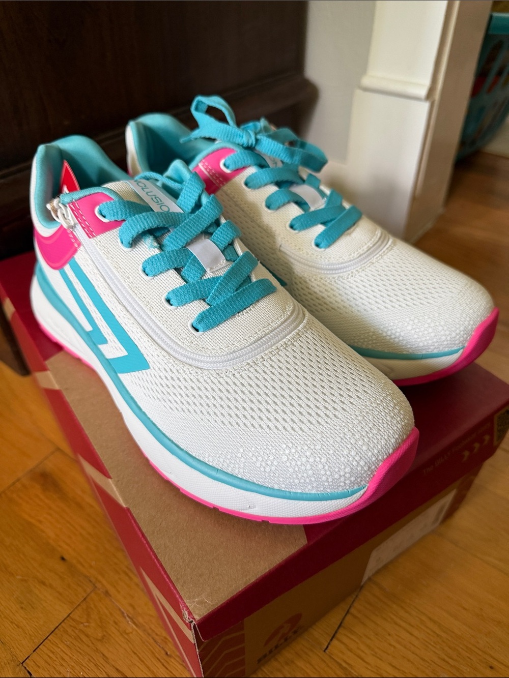 Billy light grey and turquoise sport inclusion too size 9